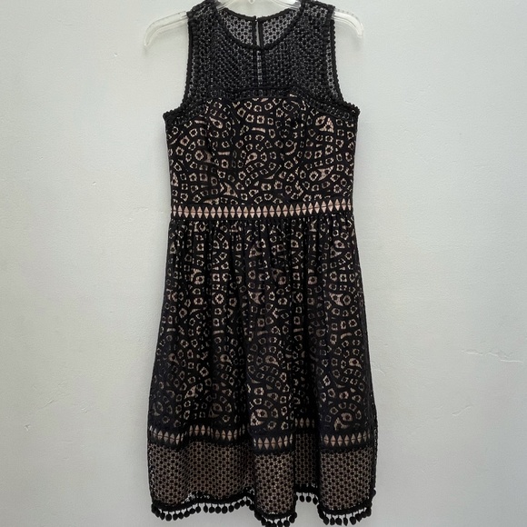 Beautiful Classy Black Dress - Picture 1 of 5